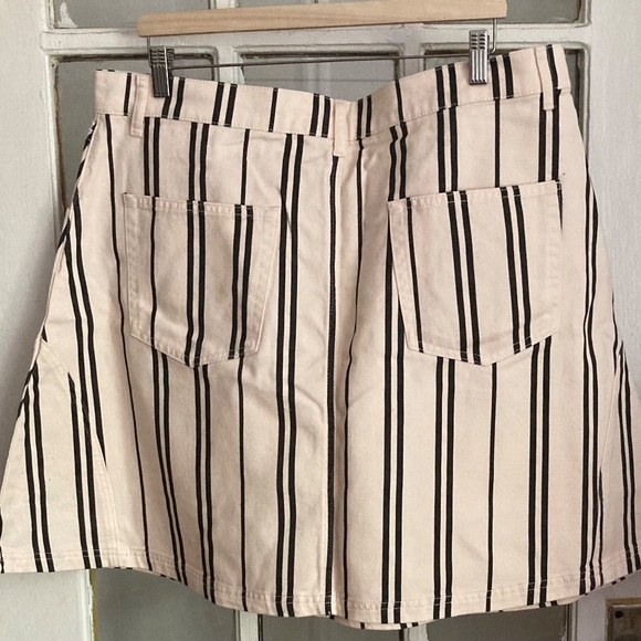 ASOS Design Denim A-line Mini Skirt in Mono Stripe Size L - Picture 2 of 4
